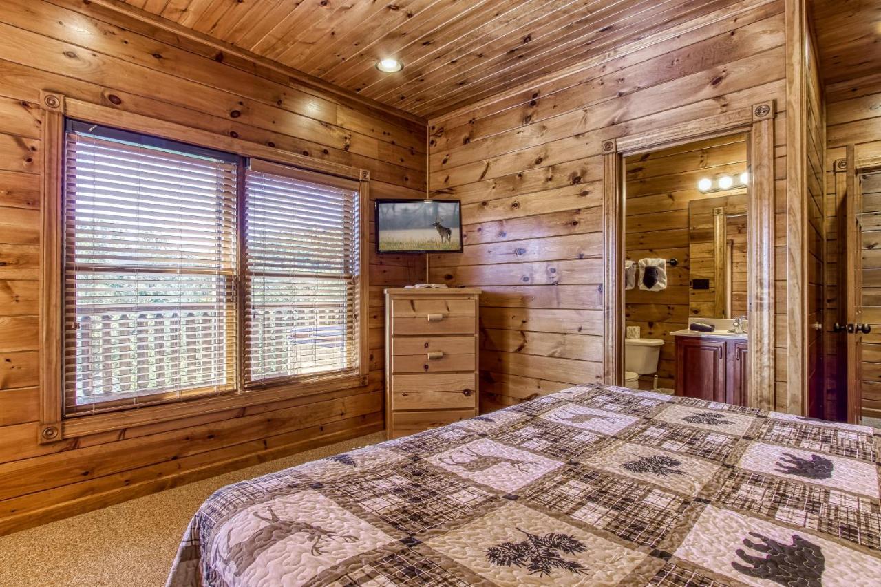 Lazy Bear Lodge, Hot Tub, Resort Pool, Wifi, 1089 Free Tickets Each Paid Day, Dollywood And More Gatlinburg Exterior foto