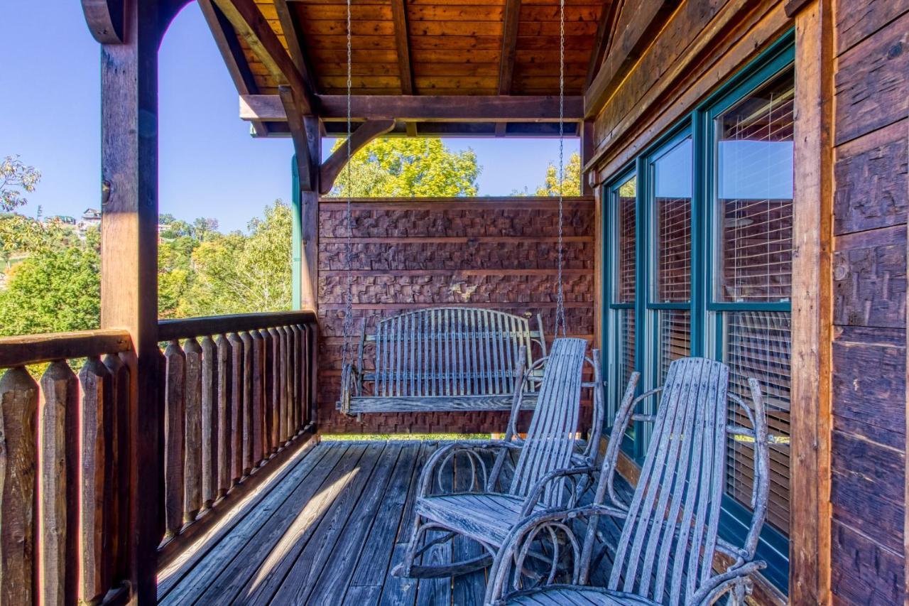 Lazy Bear Lodge, Hot Tub, Resort Pool, Wifi, 1089 Free Tickets Each Paid Day, Dollywood And More Gatlinburg Exterior foto