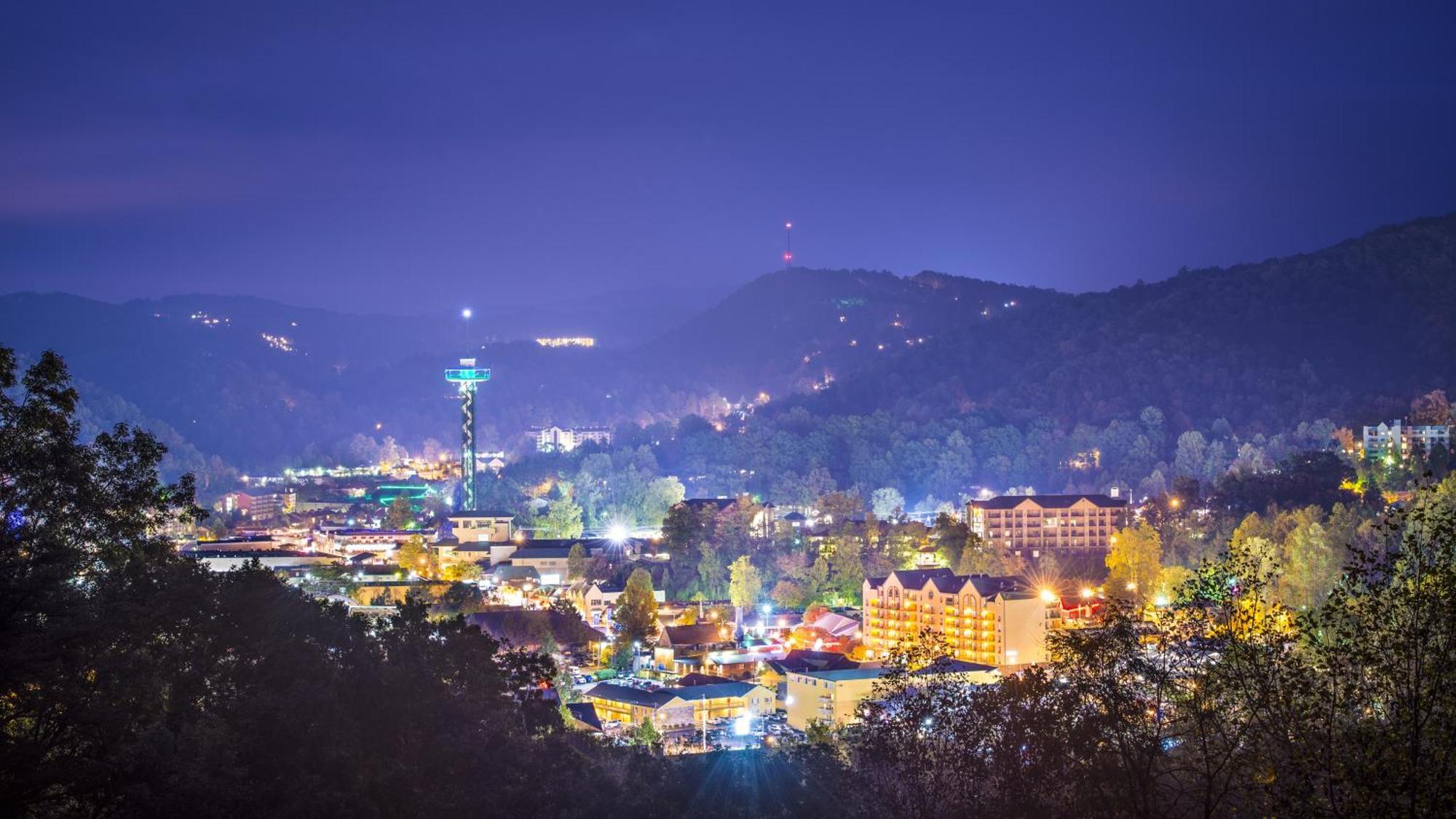 Lazy Bear Lodge, Hot Tub, Resort Pool, Wifi, 1089 Free Tickets Each Paid Day, Dollywood And More Gatlinburg Exterior foto